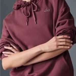 ALO Yoga Truffle Burgundy Accolade Hoodie. XS Sold out online!